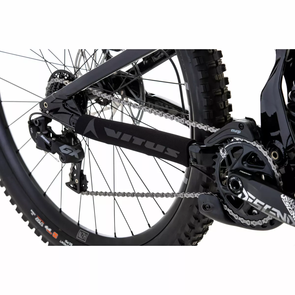 Vitus Dominer Downhill Mountain Bike - Image 17